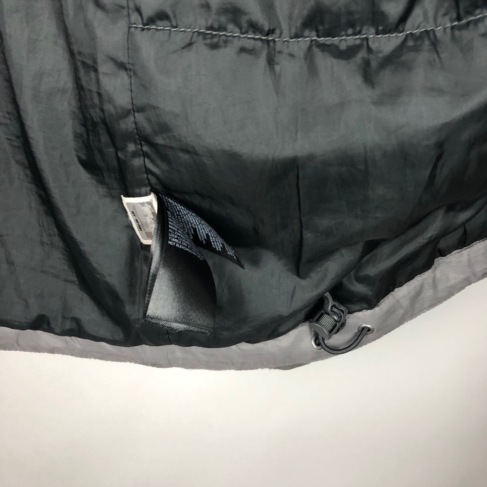 The North Face ✨ Gray Puffer Jacket Pink Logo - Picture 8 of 9